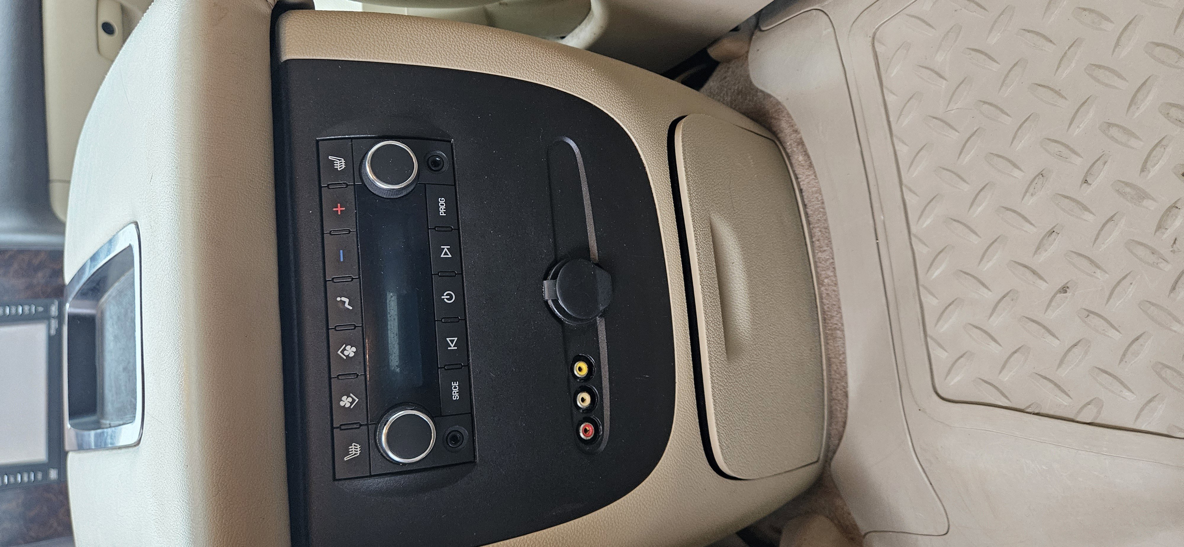 Used 2012 GMC Yukon Denali image 19