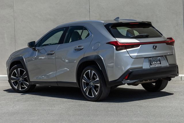 Used 2019 Lexus UX 200 w/ Accessory Package FWD image 3