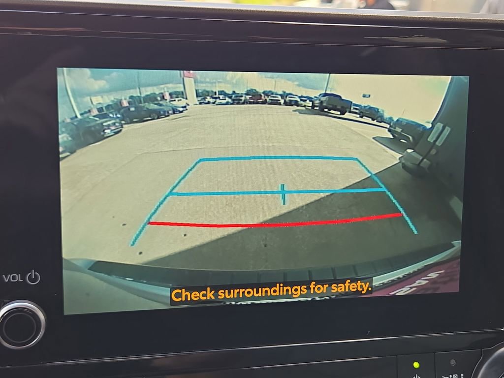 Used 2024 Toyota Highlander LE image 26