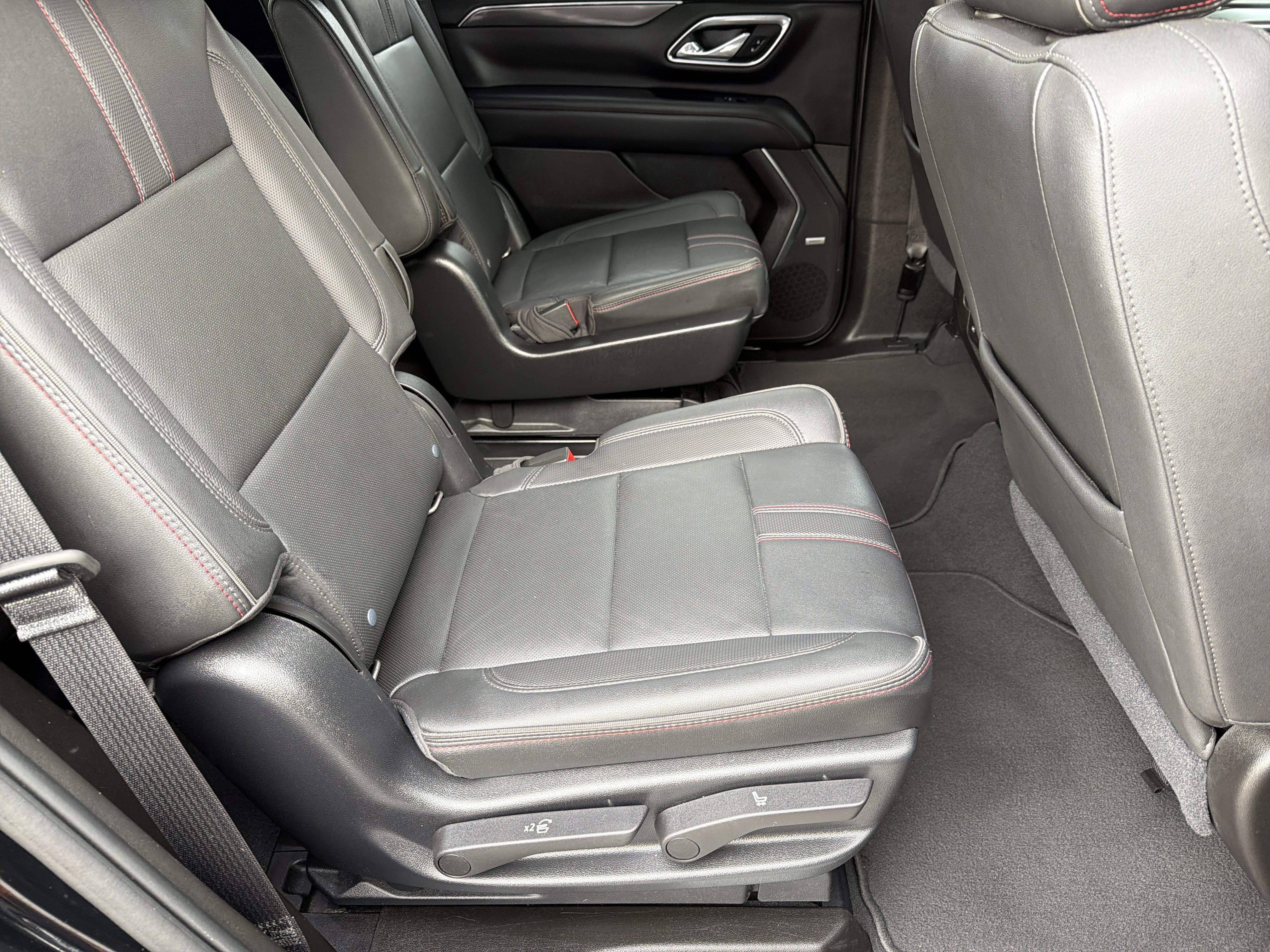 Used 2021 Chevrolet Tahoe RST w/ Luxury Package image 17