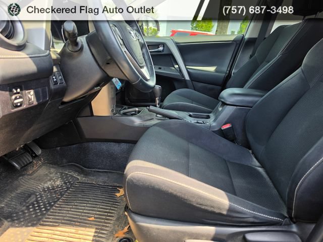 Used 2016 Toyota RAV4 XLE AWD/4WD image 9