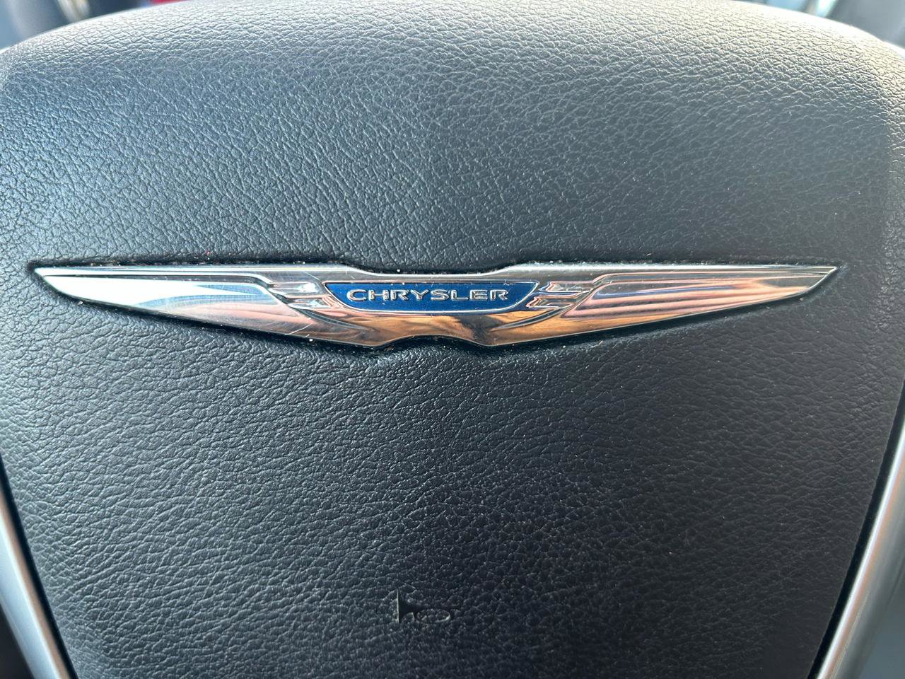 Used 2013 Chrysler Town & Country Touring-L w/ Driver Convenience Group image 20