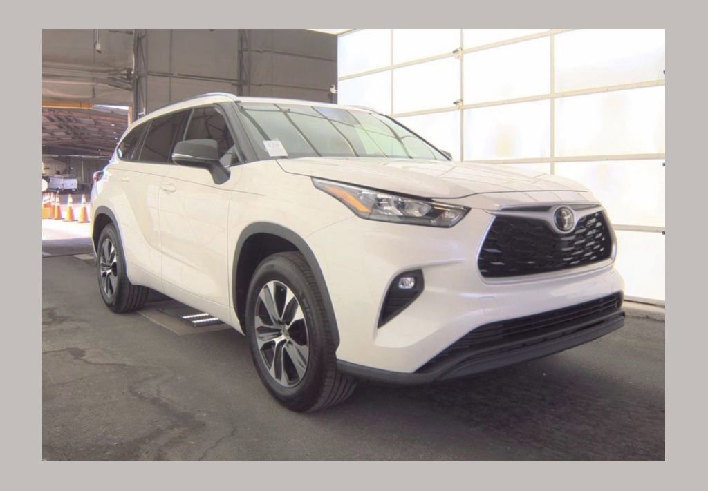 Used 2020 Toyota Highlander XLE