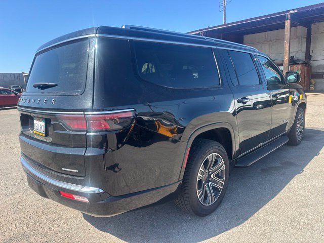 Used 2024 Jeep Wagoneer L Series II w/ Flexible Seating Group RWD image 5