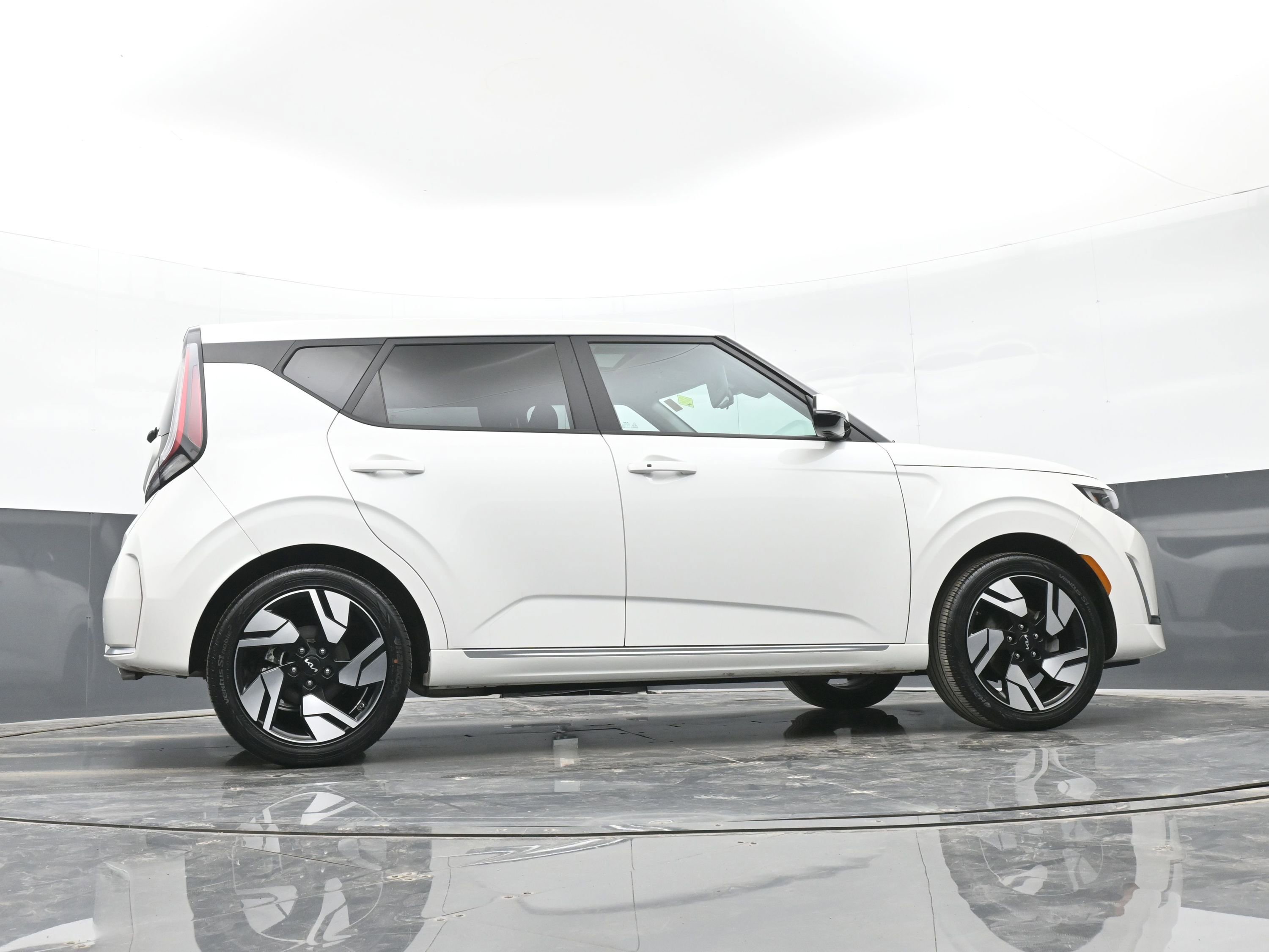 Used 2025 Kia Soul GT-Line w/ GT-Line Technology Package image 33