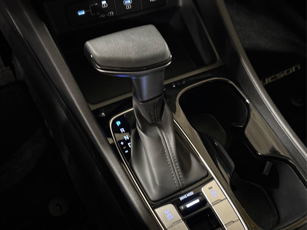 Used 2025 Hyundai Tucson SE image 30