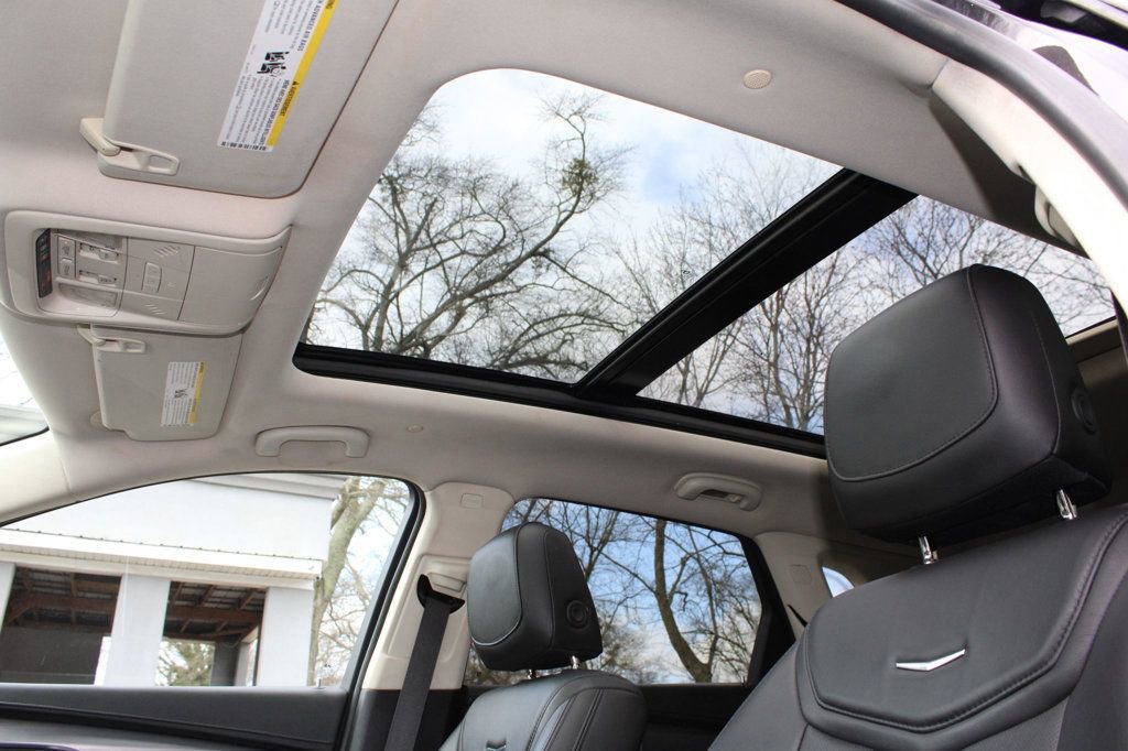 Used 2018 Cadillac XT5 Luxury w/ Driver Awareness Package image 13