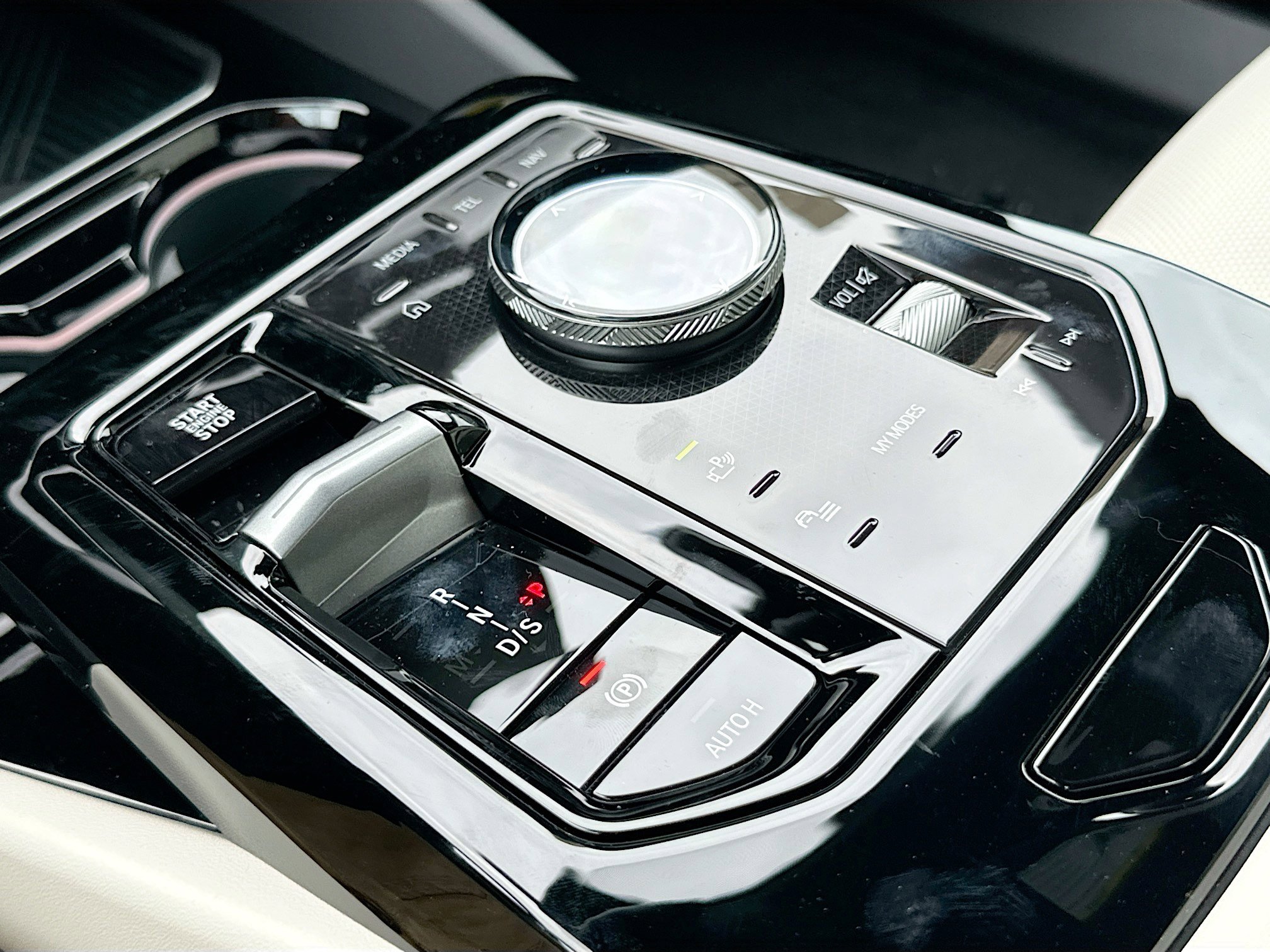 New 2026 BMW 530i w/ Convenience Package image 14