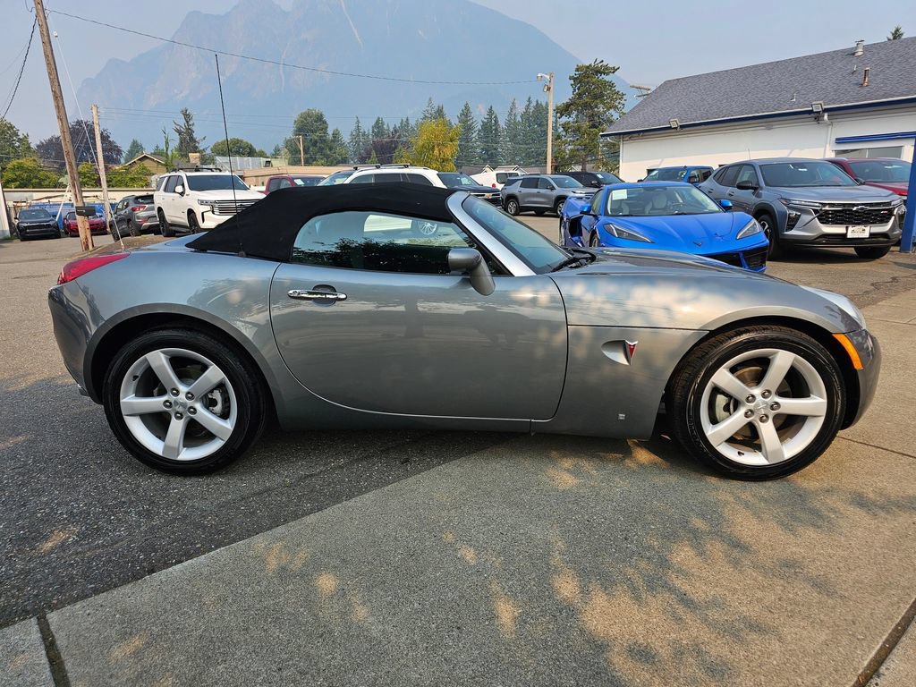 Used 2006 Pontiac Solstice Convertible w/ Power Package RWD image 4