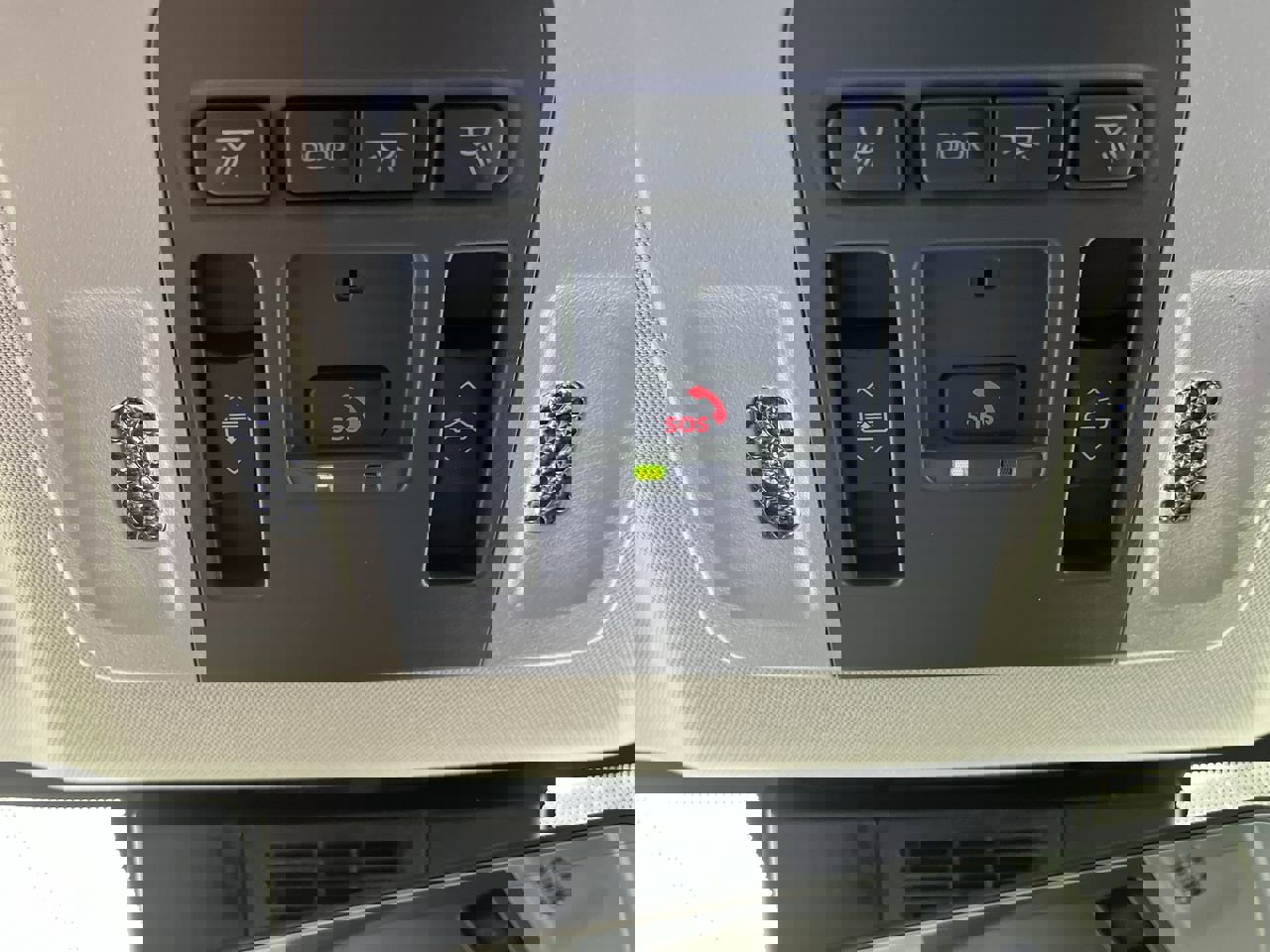 Used 2025 Toyota Camry XLE image 28