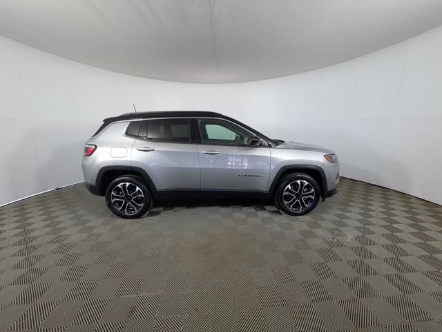Used 2023 Jeep Compass Limited AWD/4WD image 3