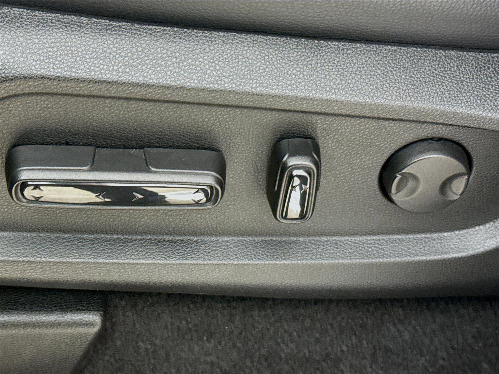 Used 2025 Honda Pilot Touring image 23