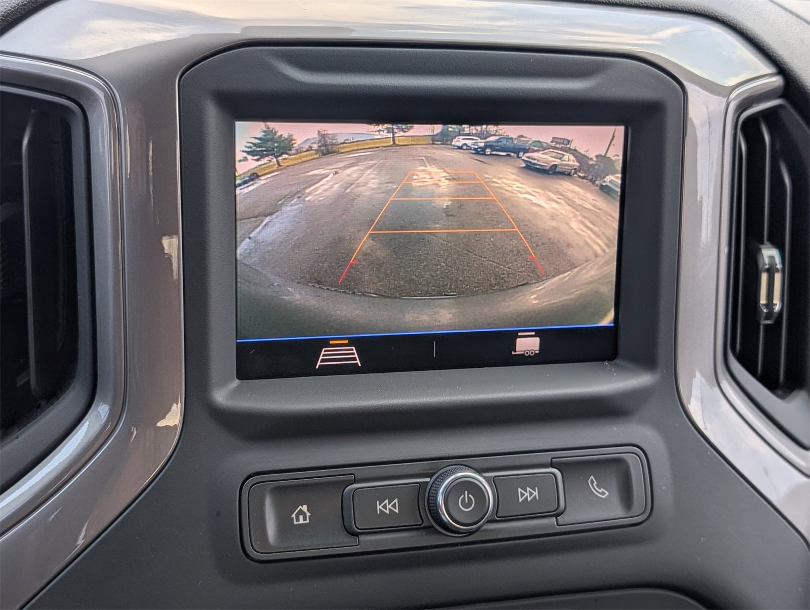 Used 2021 Chevrolet Silverado 1500 Custom image 19