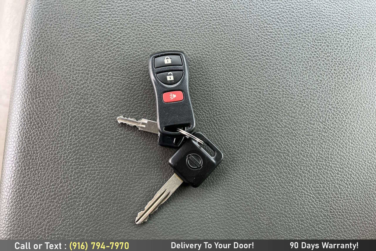 Used 2013 Nissan NV 3500 SL w/ Technology Pkg image 14