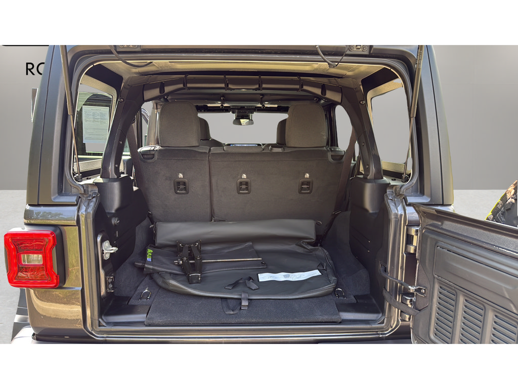 Used 2024 Jeep Wrangler Unlimited Rubicon AWD/4WD image 19