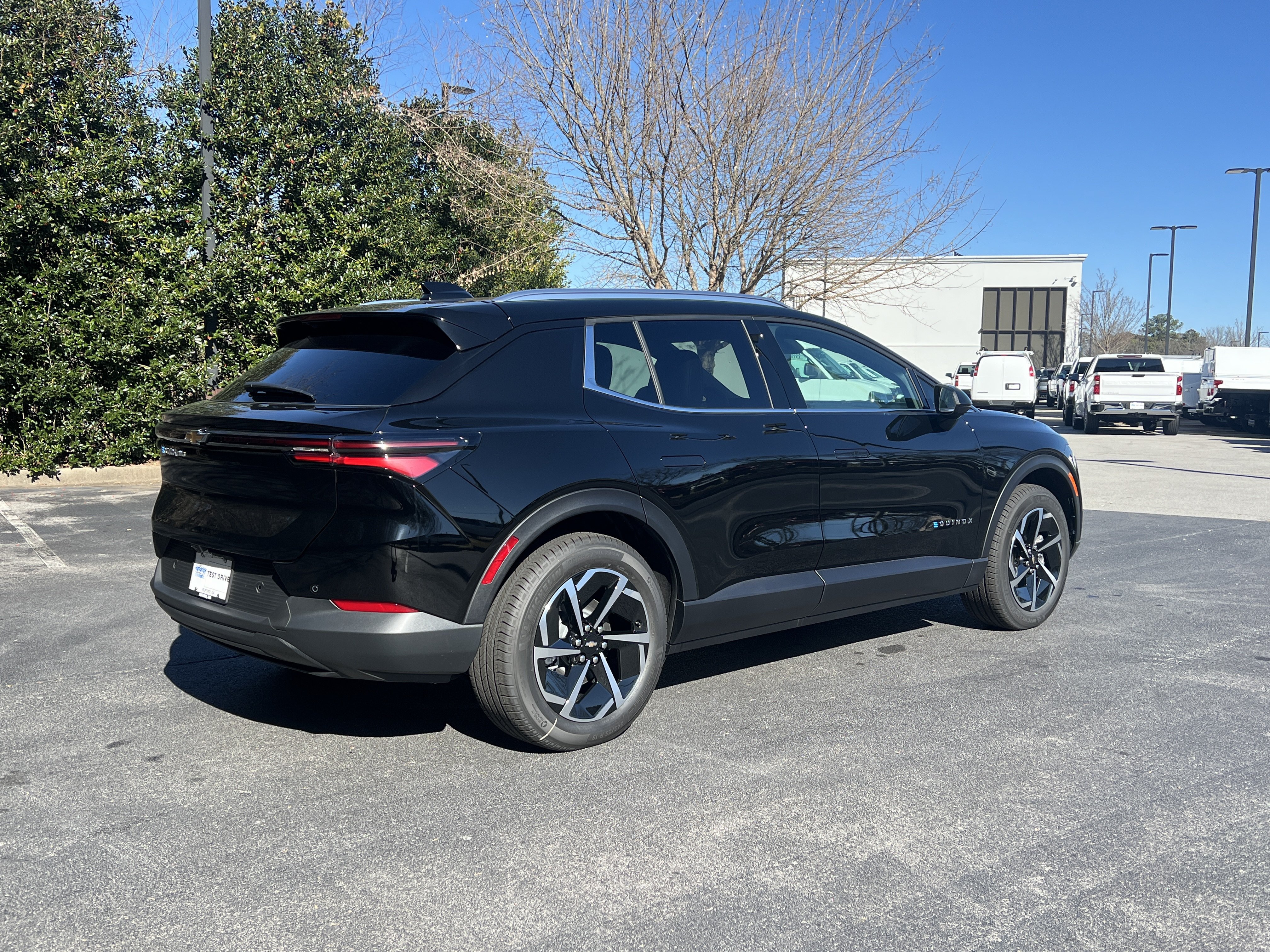 New 2026 Chevrolet Equinox EV LT AWD/4WD image 9