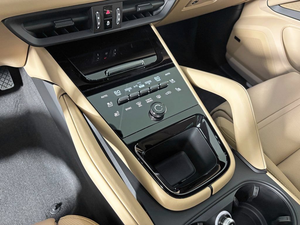 Certified 2026 Porsche Cayenne AWD/4WD image 31