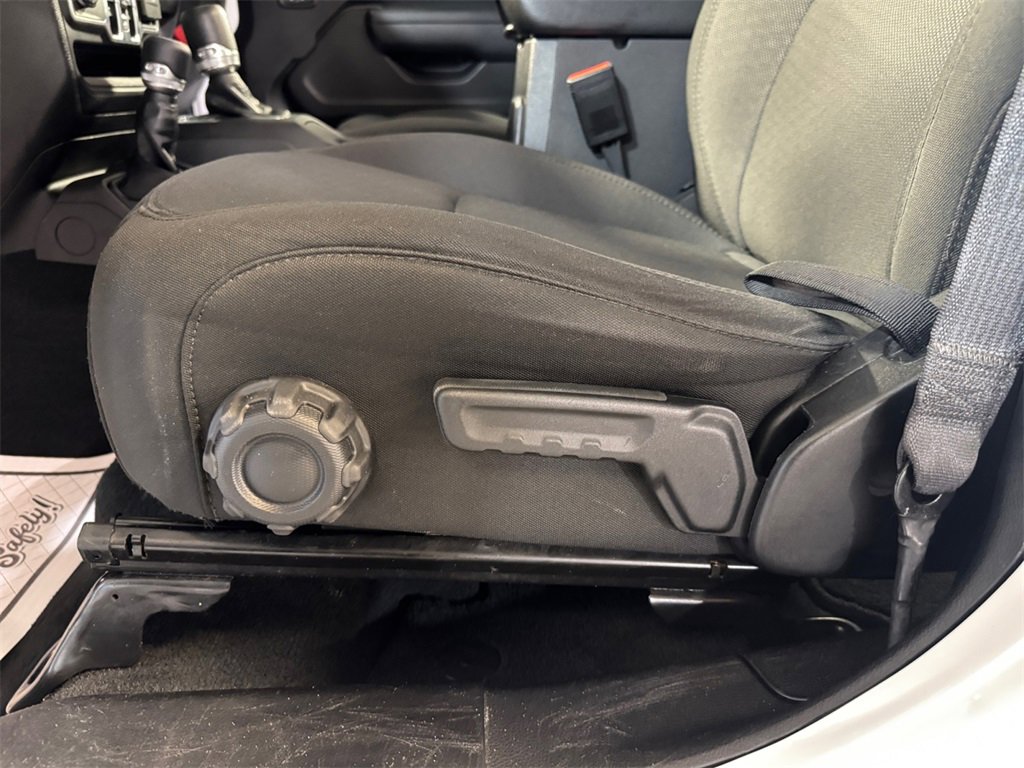 Used 2023 Jeep Gladiator Sport image 13