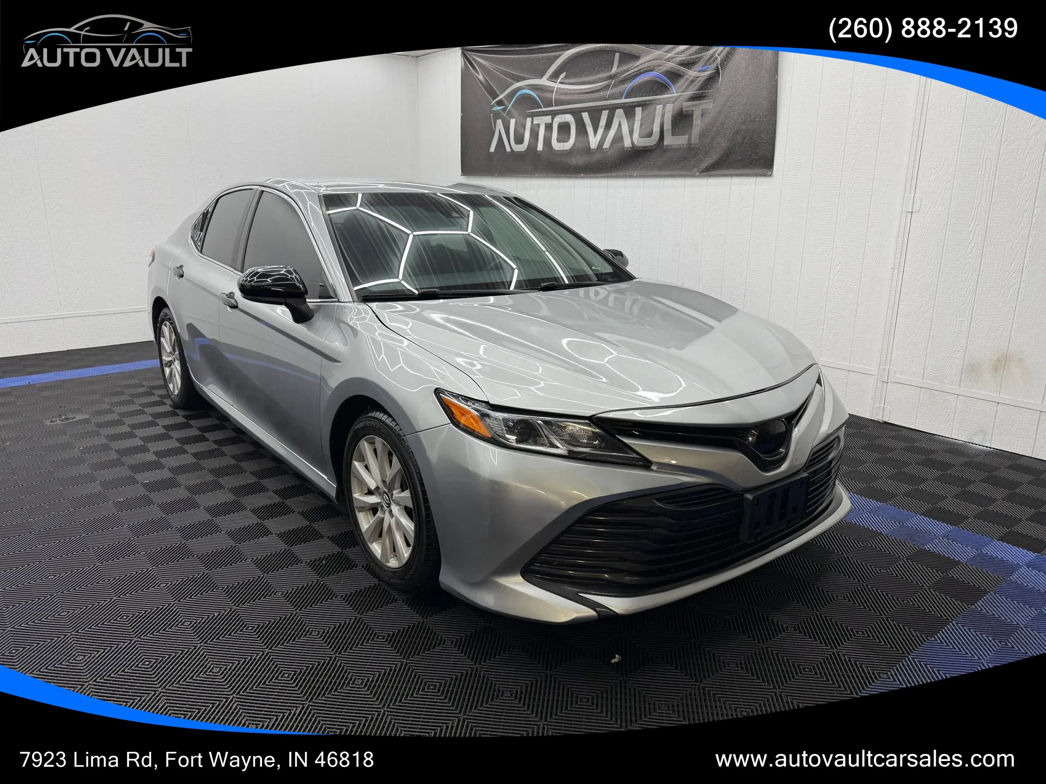 Used 2018 Toyota Camry LE FWD image 1