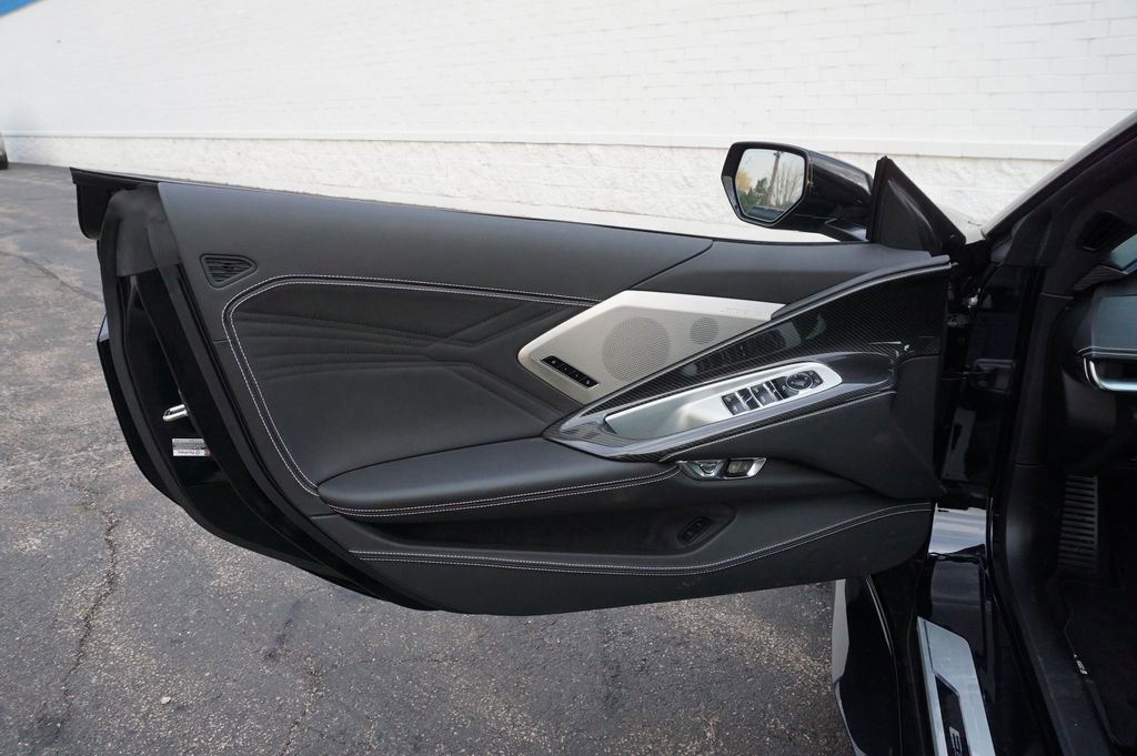New 2025 Chevrolet Corvette E-Ray image 29