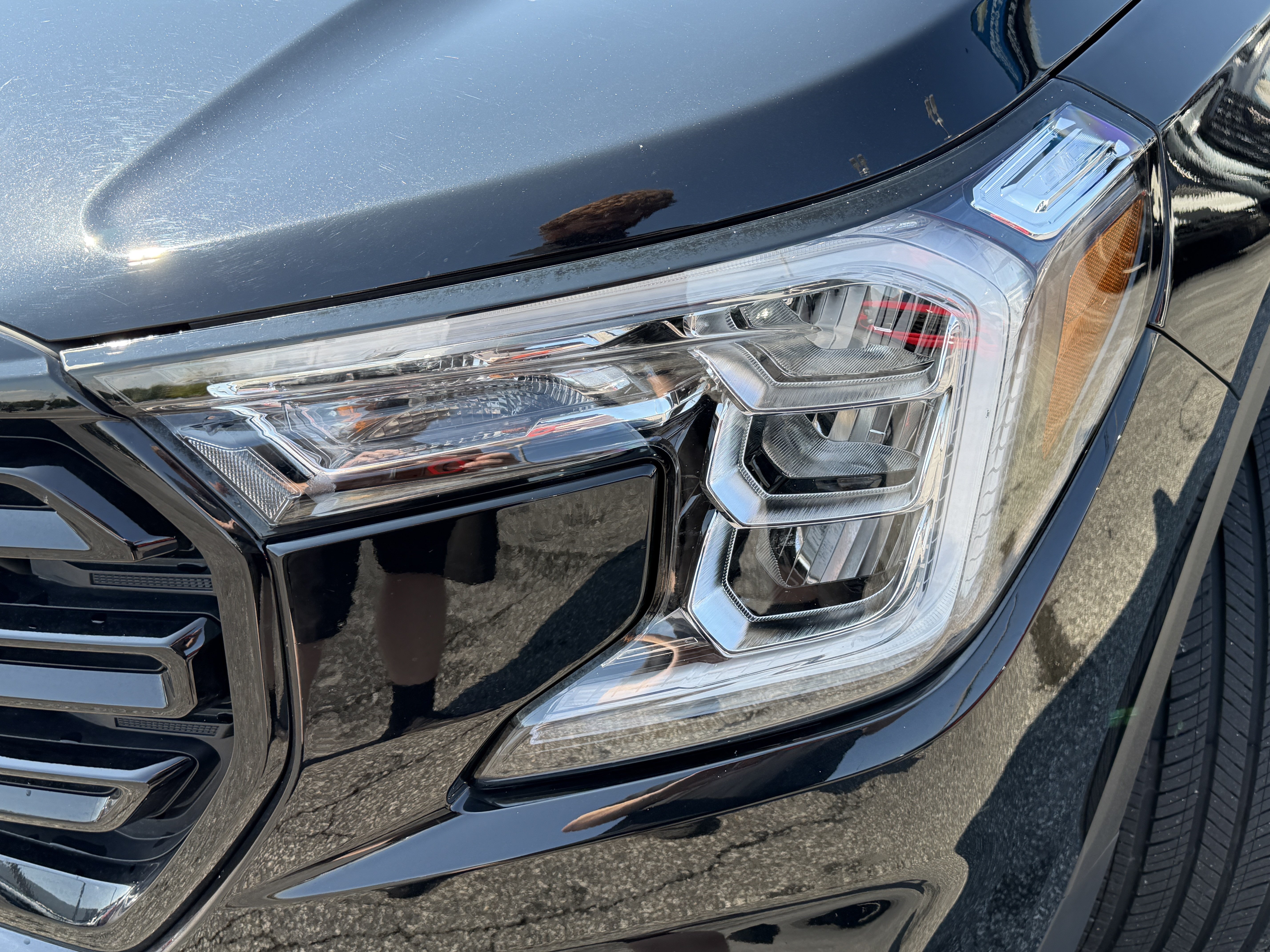 Used 2024 GMC Terrain SLT w/ Elevation Edition AWD/4WD image 6