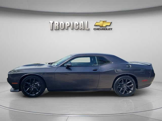 Used 2022 Dodge Challenger R/T w/ Blacktop Package RWD image 2