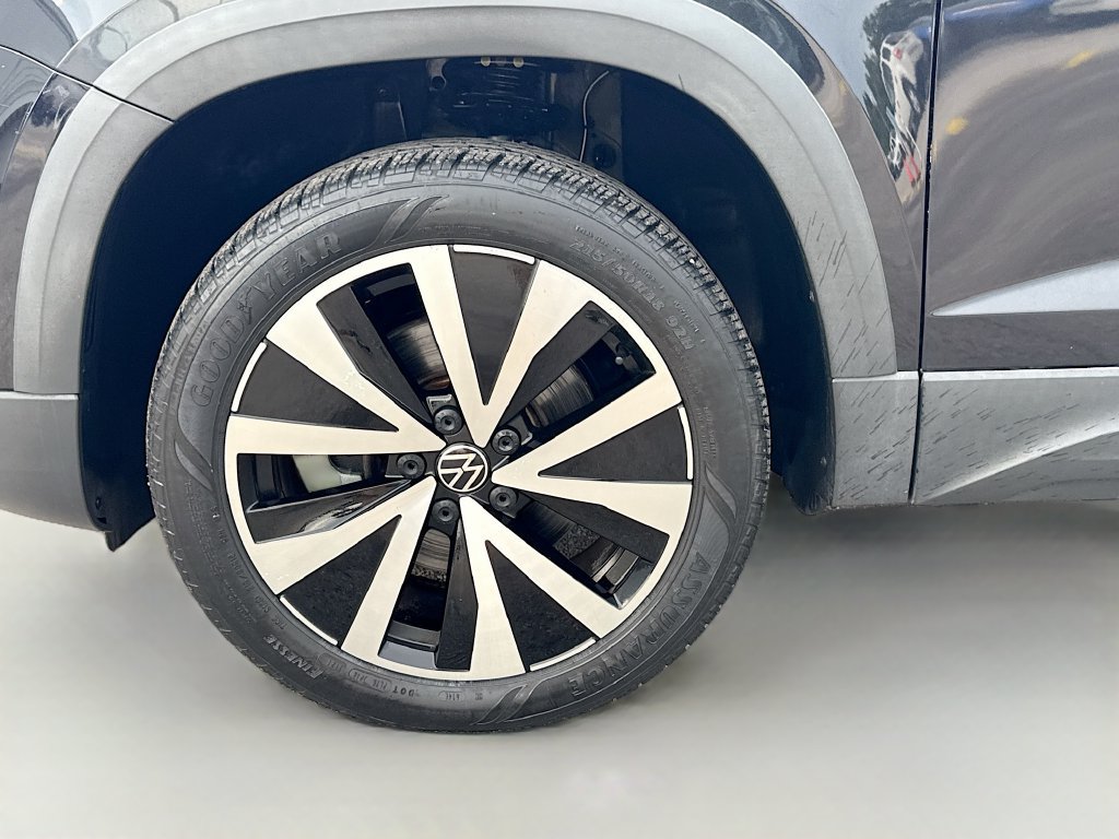 Used 2022 Volkswagen Taos SE FWD image 41