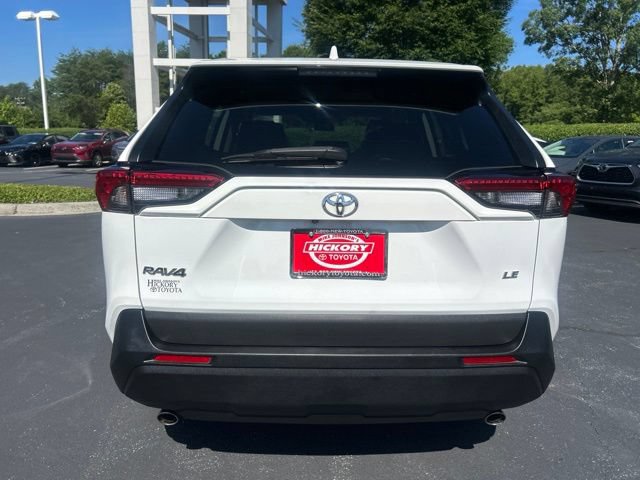 Used 2019 Toyota RAV4 LE FWD image 8