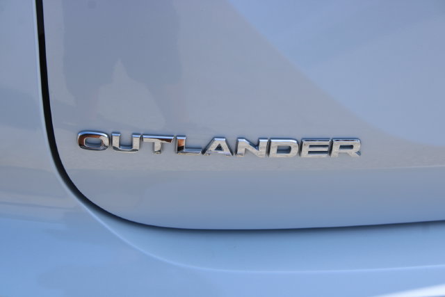 Used 2024 Mitsubishi Outlander SE AWD/4WD image 9
