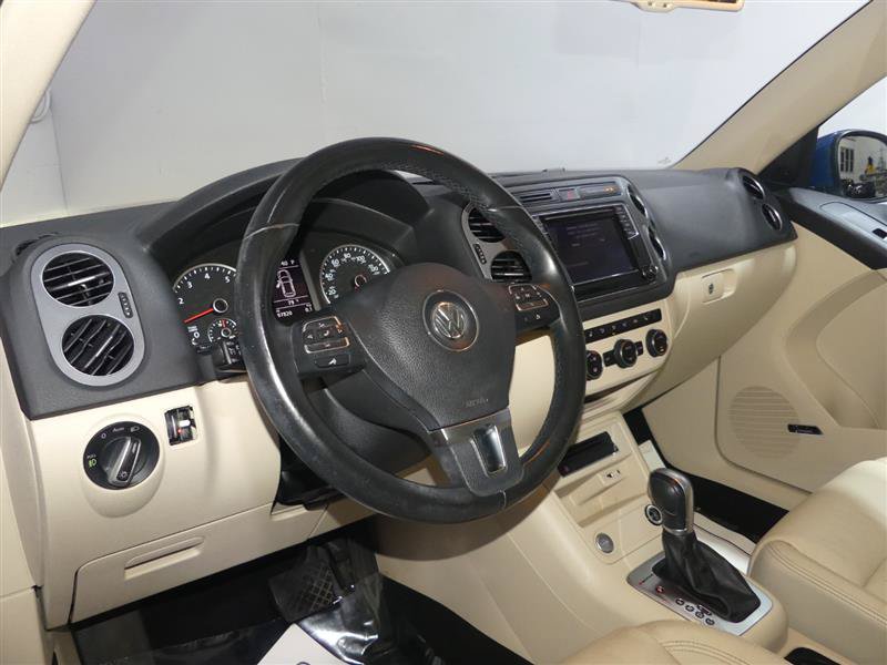 Used 2017 Volkswagen Tiguan SEL AWD/4WD image 22