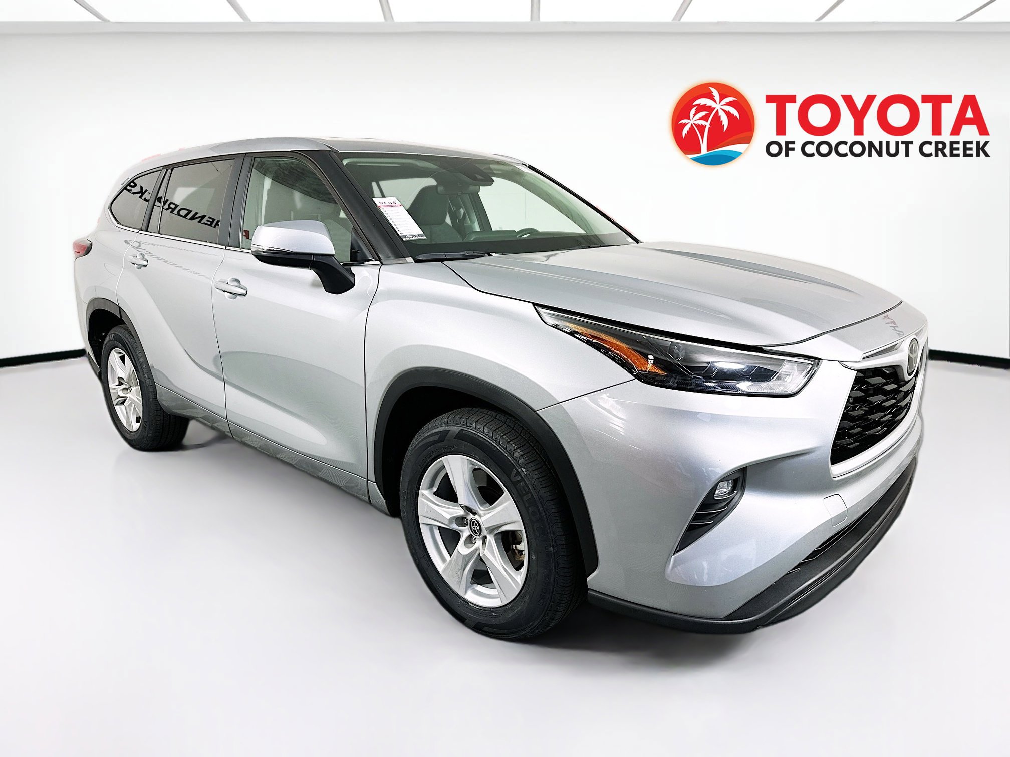 Used 2023 Toyota Highlander LE