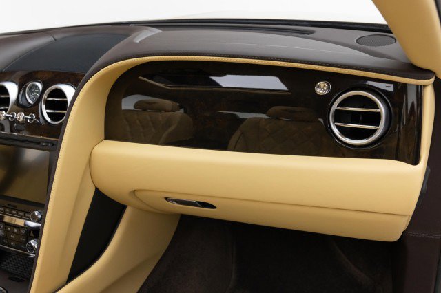 Used 2015 Bentley Flying Spur W12 image 30