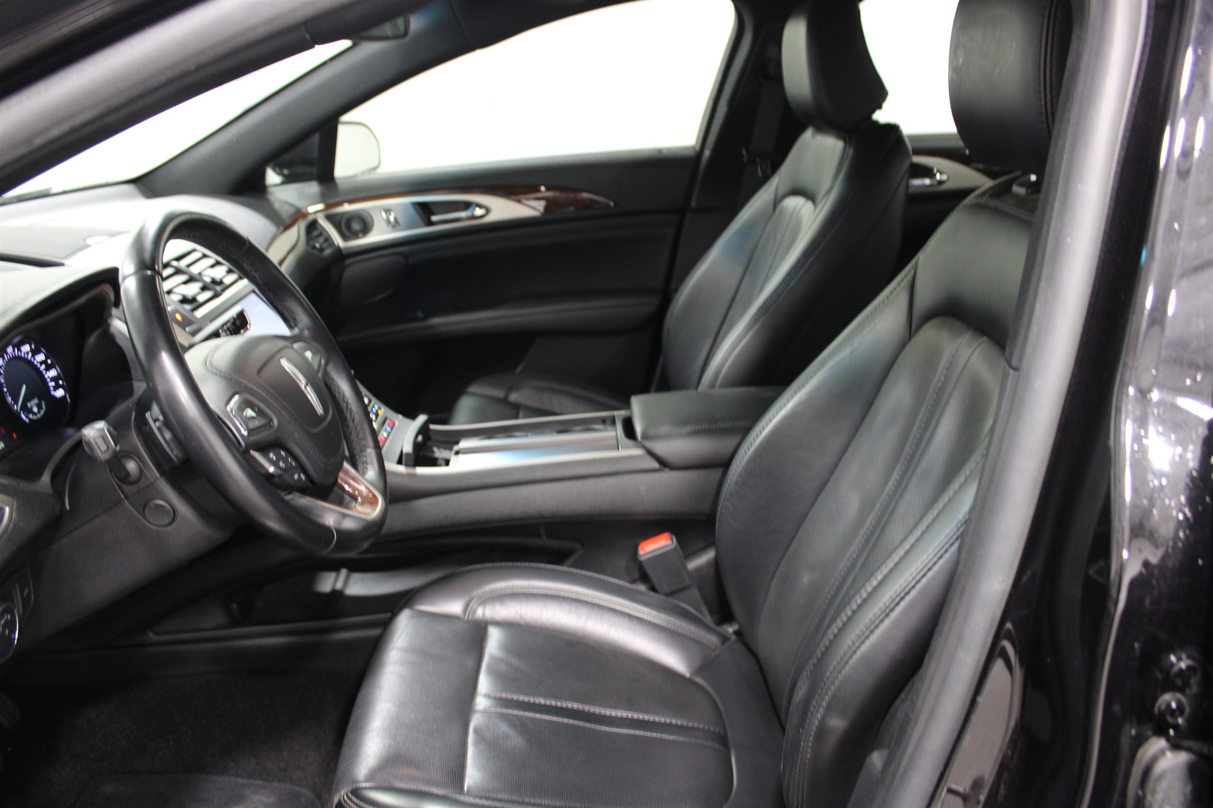 Used 2020 Lincoln MKZ Reserve w/ Monochromatic Package FWD image 3