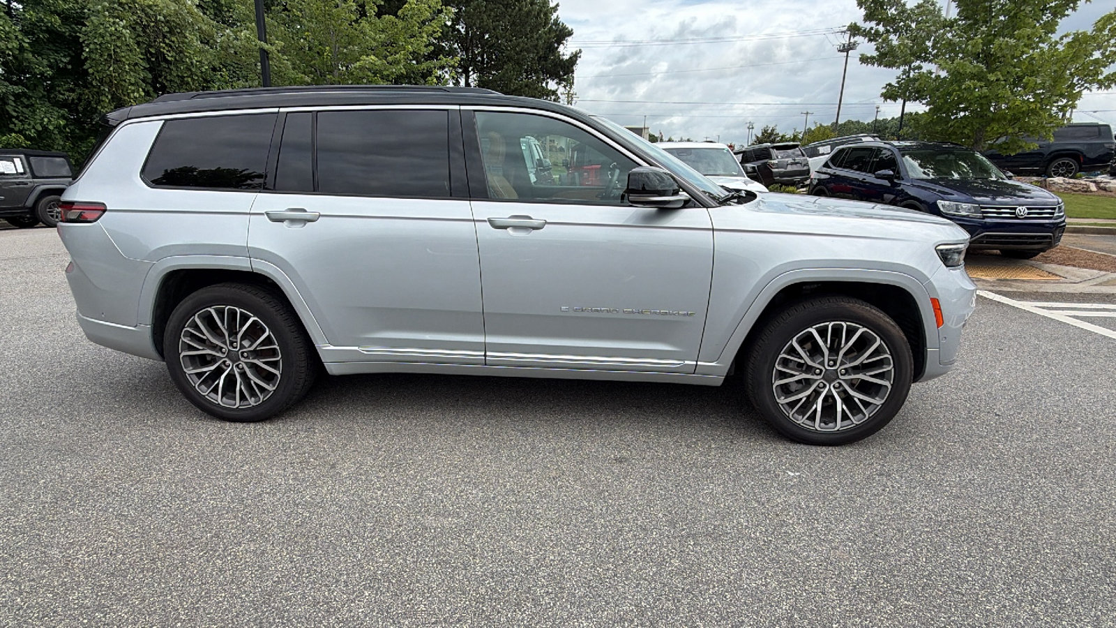 Certified 2025 Jeep Grand Cherokee L Summit AWD/4WD image 7