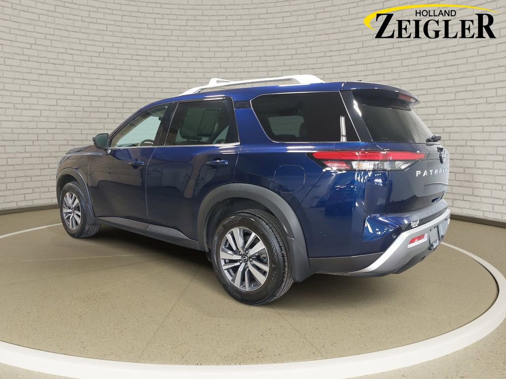 Used 2023 Nissan Pathfinder SL image 7