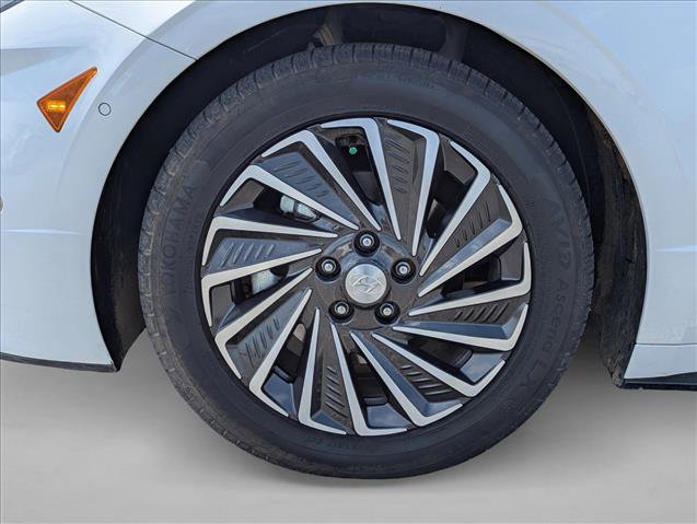 Used 2022 Hyundai Sonata Limited w/ Cargo Package image 9