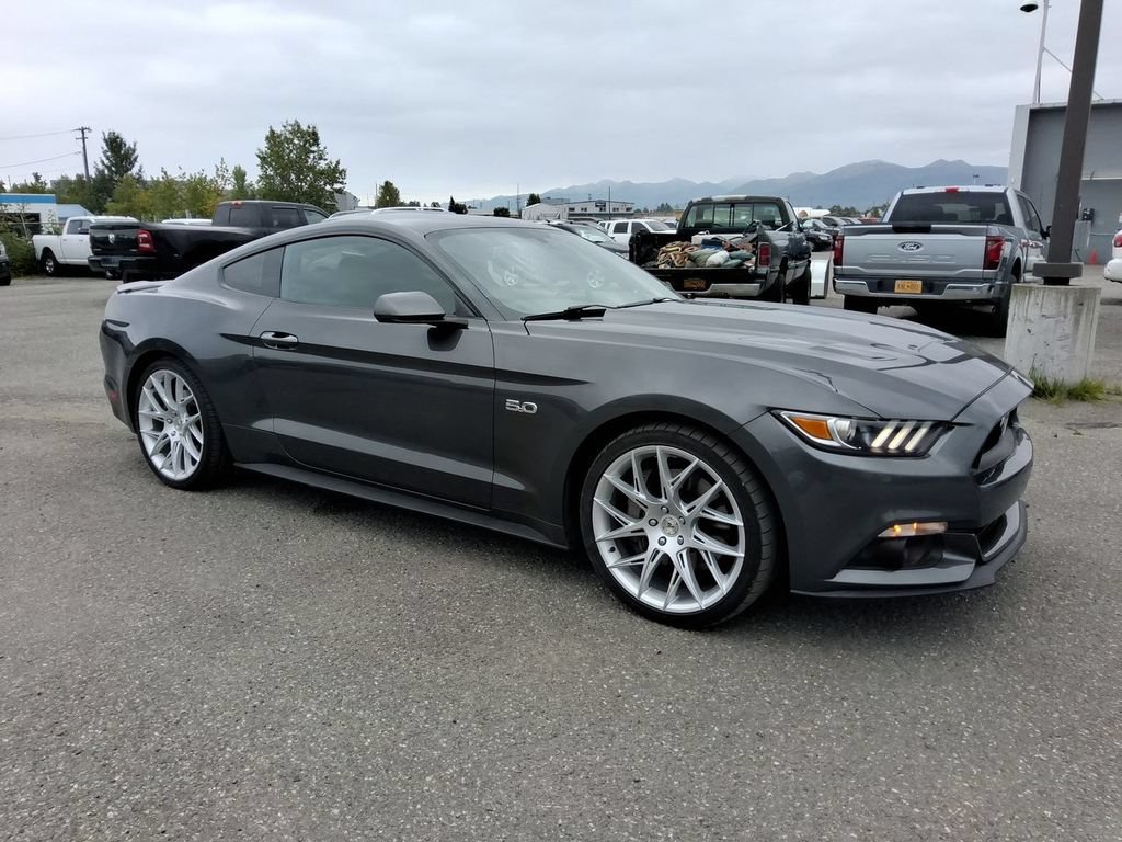 Used 2016 Ford Mustang GT RWD image 2