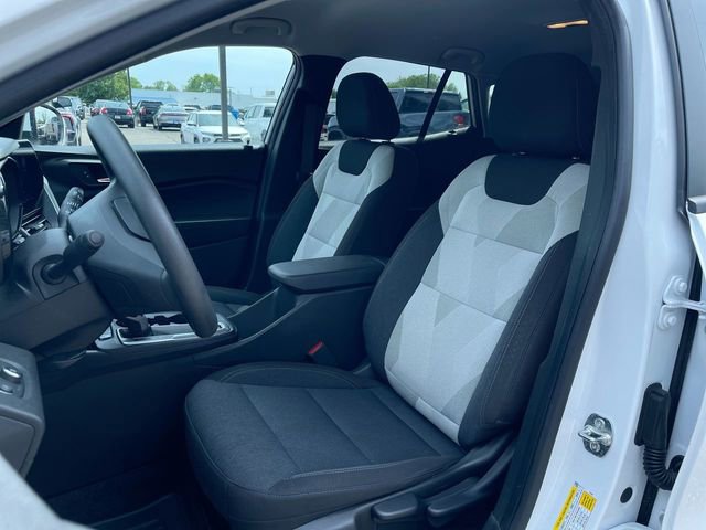 Used 2024 Chevrolet Trax LS w/ LS Convenience Package FWD image 18