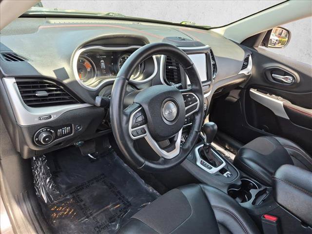 Used 2017 Jeep Cherokee Trailhawk w/ Comfort/Convenience Group AWD/4WD image 10