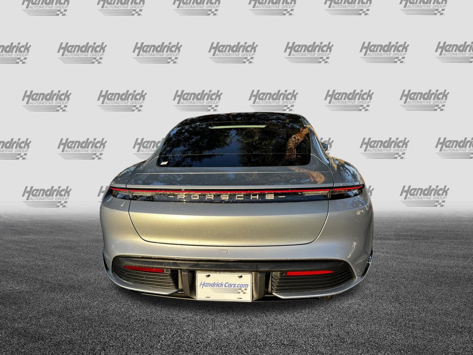 Used 2022 Porsche Taycan 4S image 8