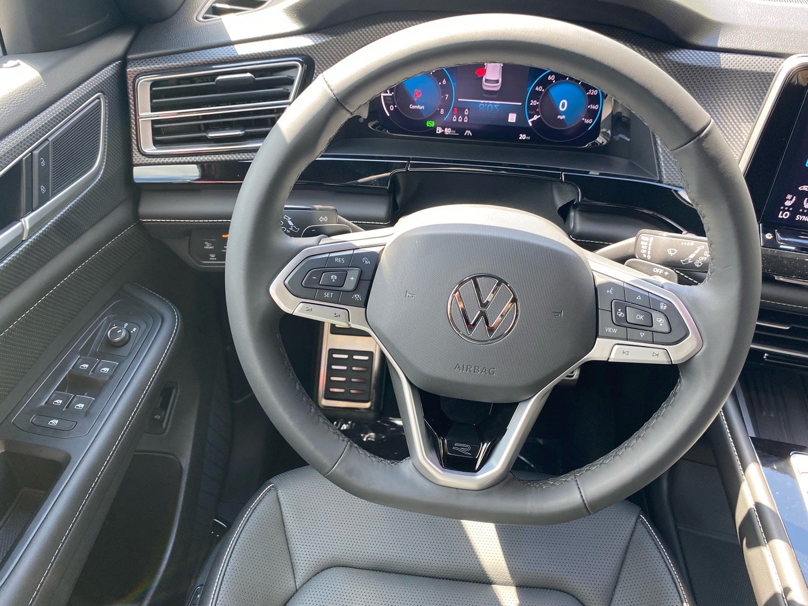 New 2026 Volkswagen Atlas Cross Sport SEL R-Line AWD/4WD image 5
