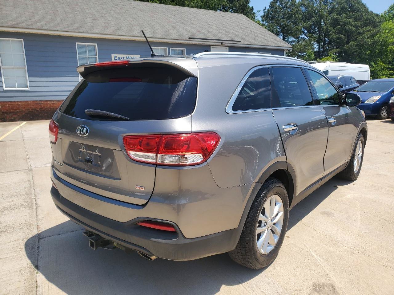 Used 2016 Kia Sorento AWD image 9