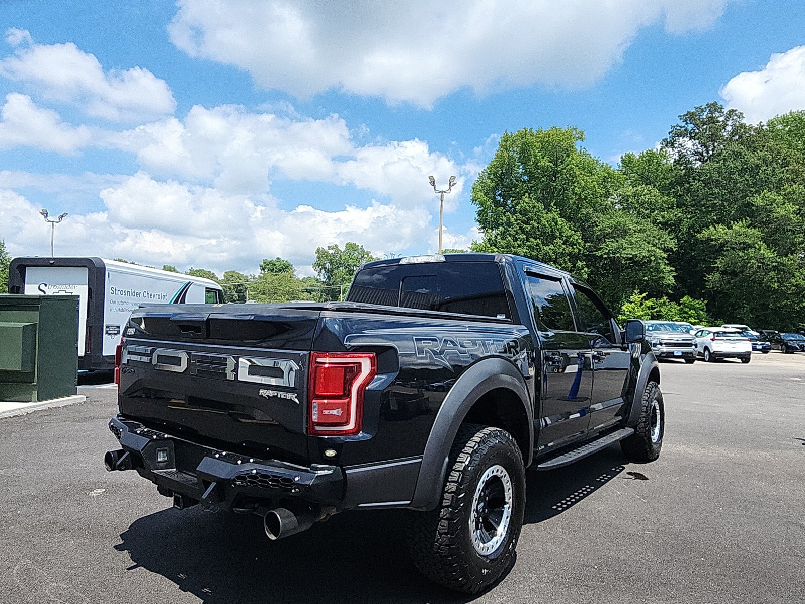 Used 2017 Ford F150 Raptor w/ Equipment Group 802A Luxury AWD/4WD image 5