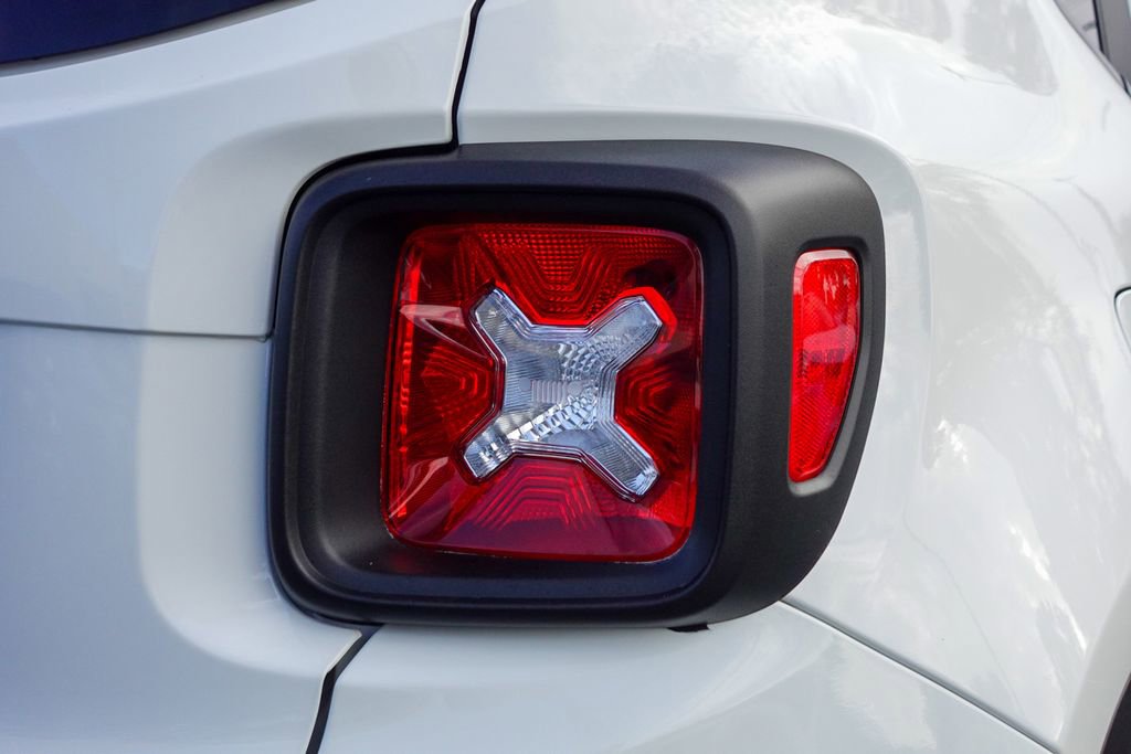 Used 2023 Jeep Renegade Trailhawk image 7