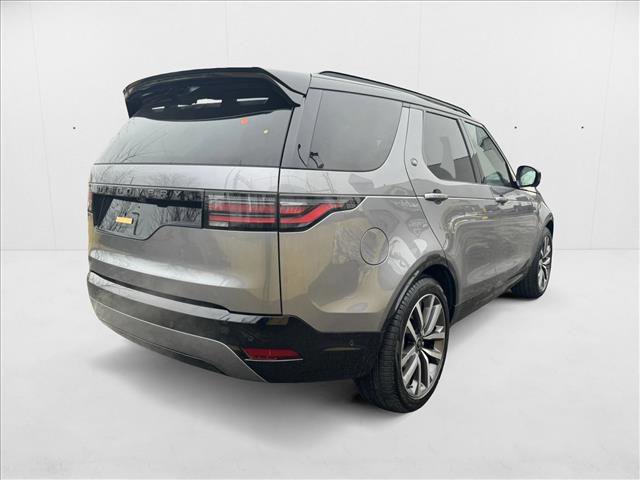 Certified 2024 Land Rover Discovery Dynamic SE image 2