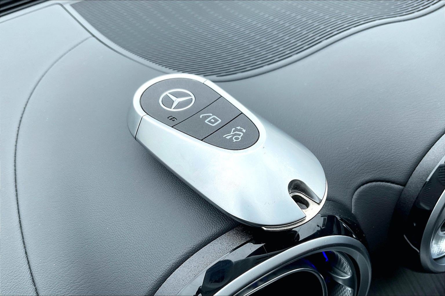 Used 2024 Mercedes-Benz CLE 450 4MATIC Coupe image 14
