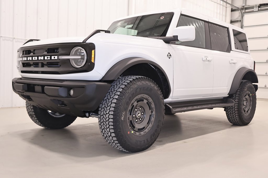 New 2025 Ford Bronco Outer Banks w/ Sasquatch Package image 4