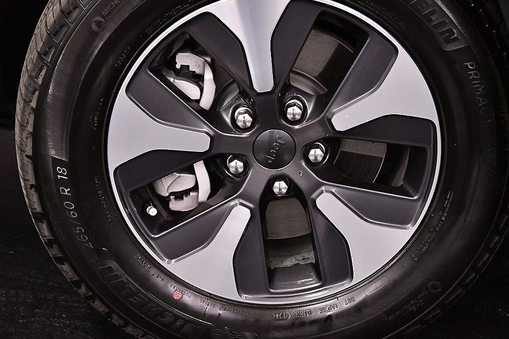 Used 2022 Jeep Grand Cherokee Limited 4xe image 9