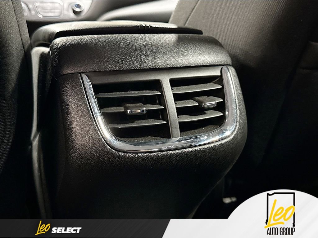 Used 2021 Chevrolet Malibu LT FWD image 24