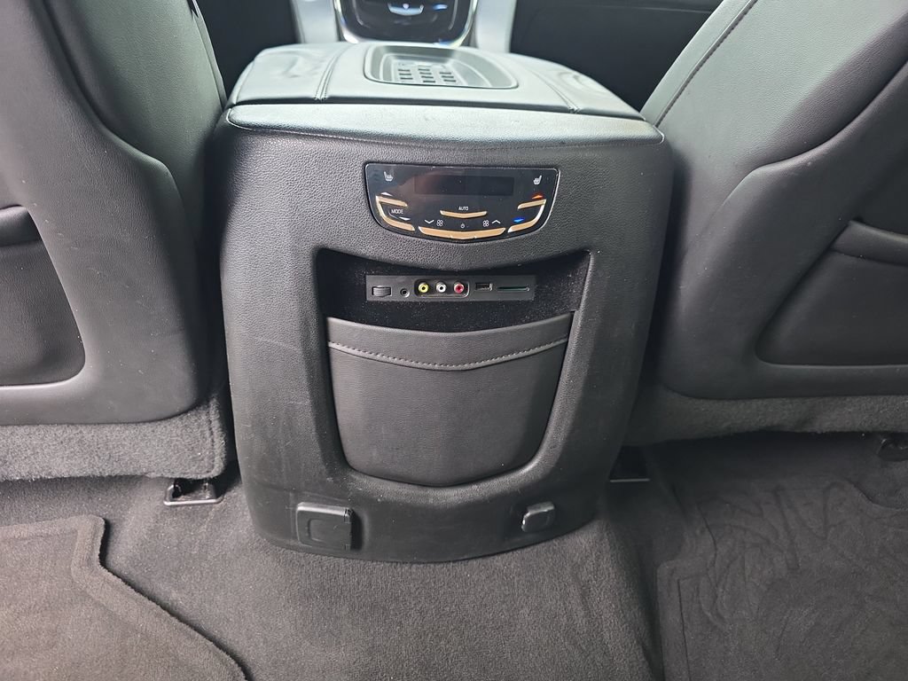 Used 2016 Cadillac Escalade ESV Luxury RWD image 29
